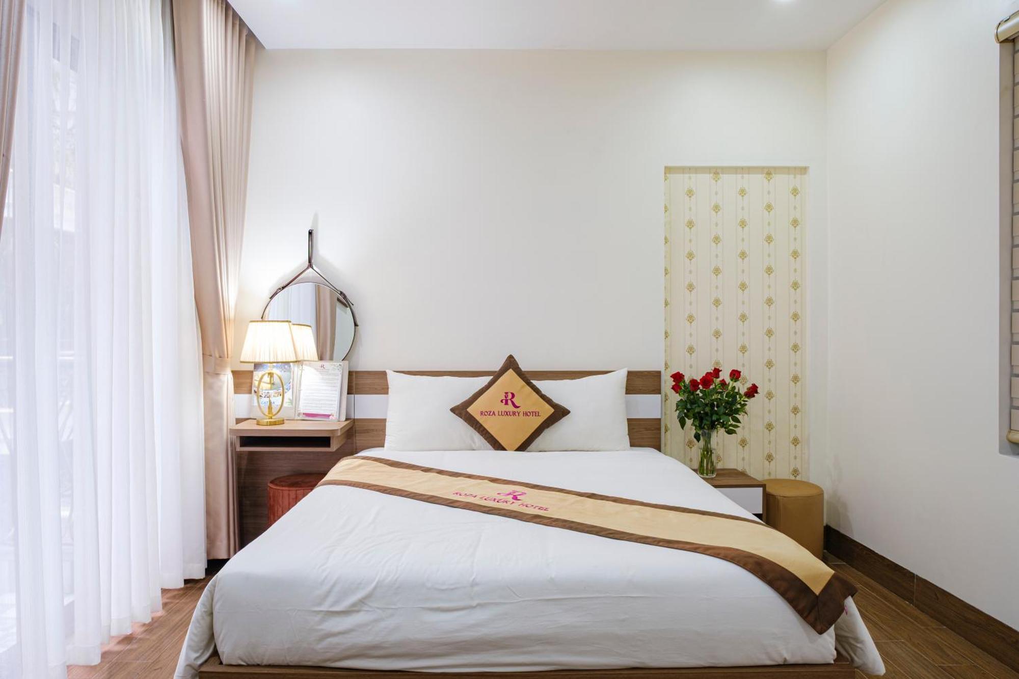 Roza Palace Cat Ba Chan Chau Екстериор снимка