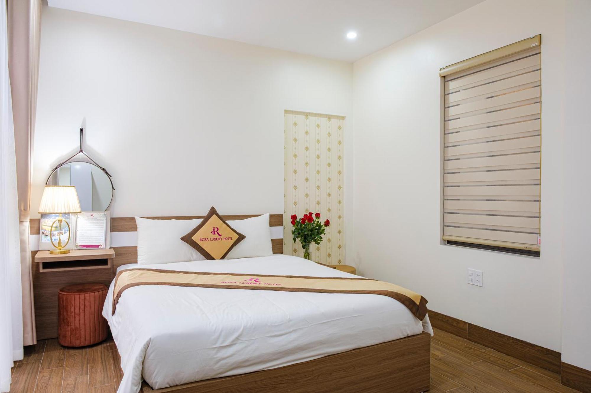 Roza Palace Cat Ba Chan Chau Екстериор снимка