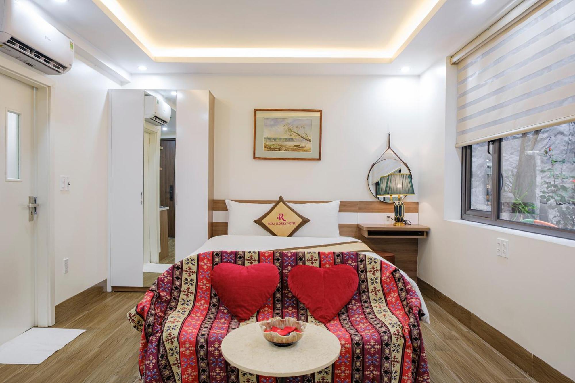 Roza Palace Cat Ba Chan Chau Екстериор снимка