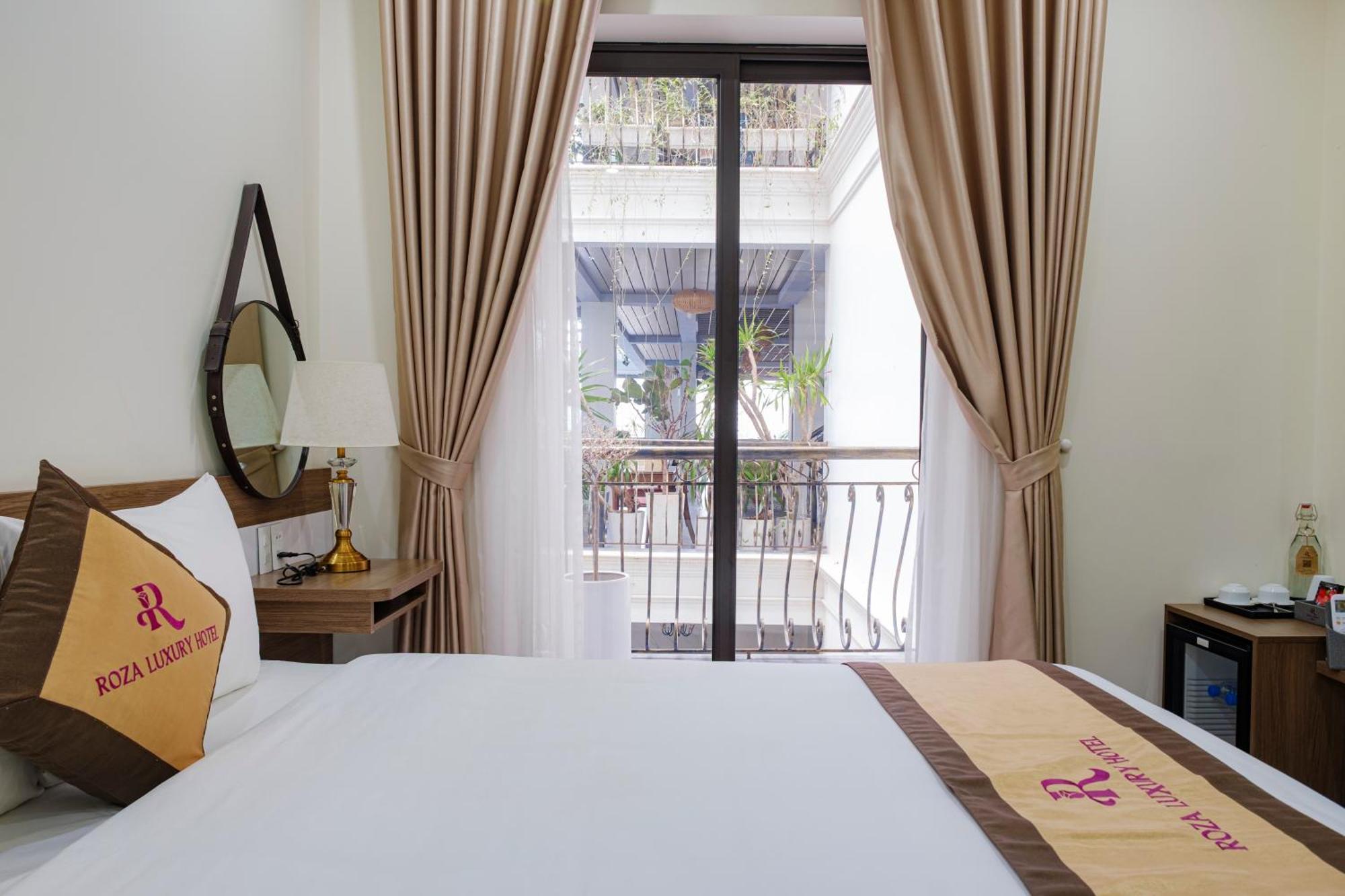 Roza Palace Cat Ba Chan Chau Екстериор снимка