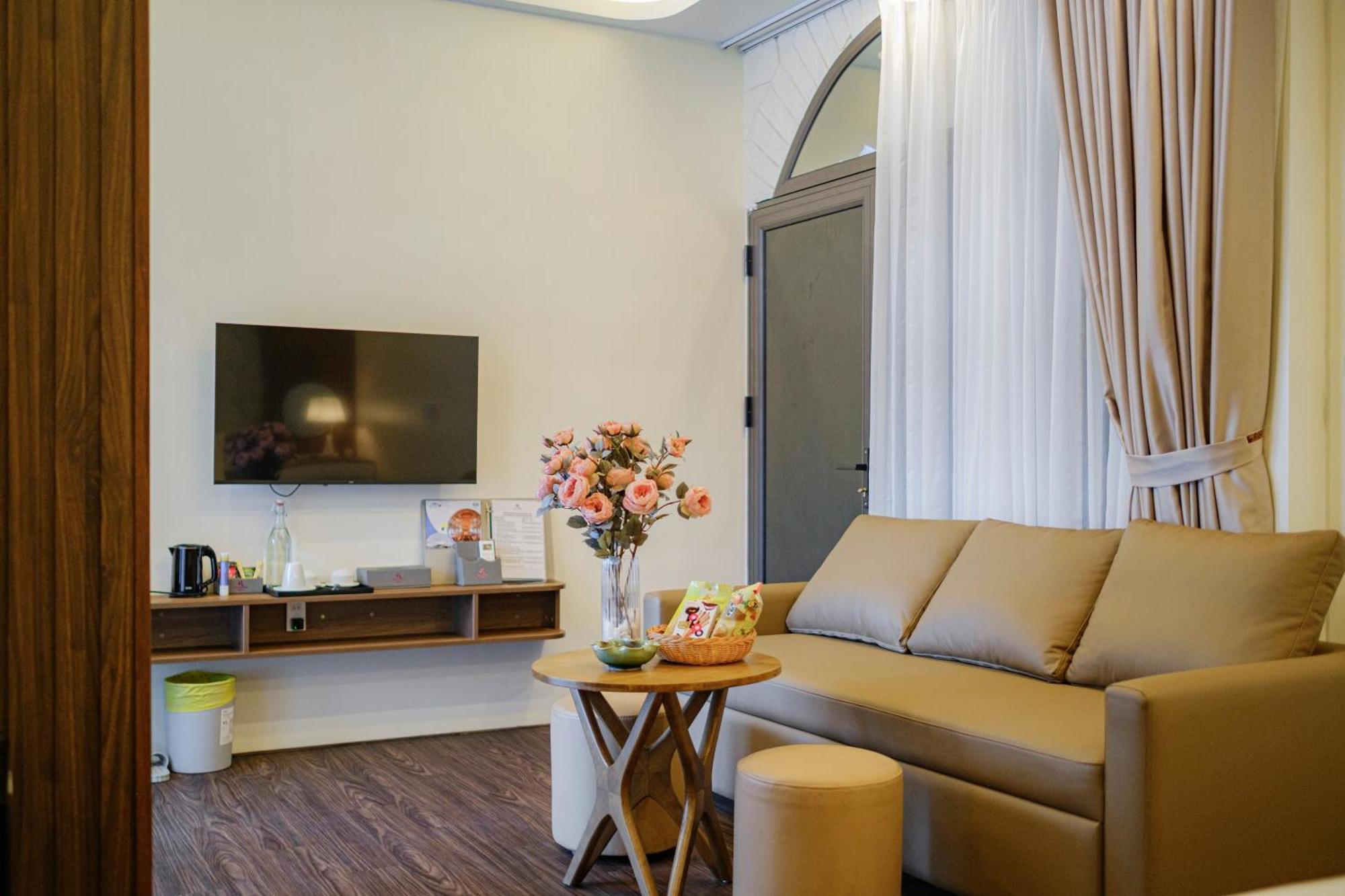 Roza Palace Cat Ba Chan Chau Екстериор снимка