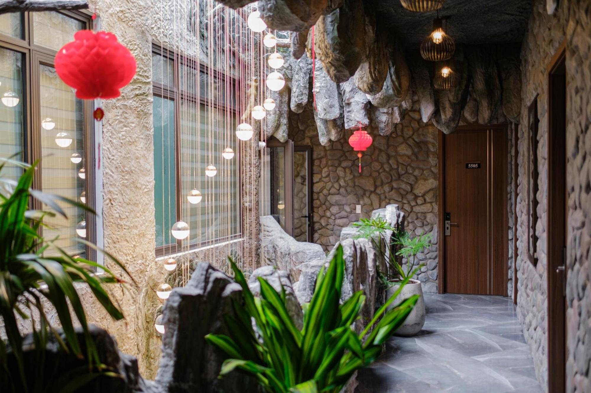 Roza Palace Cat Ba Chan Chau Екстериор снимка