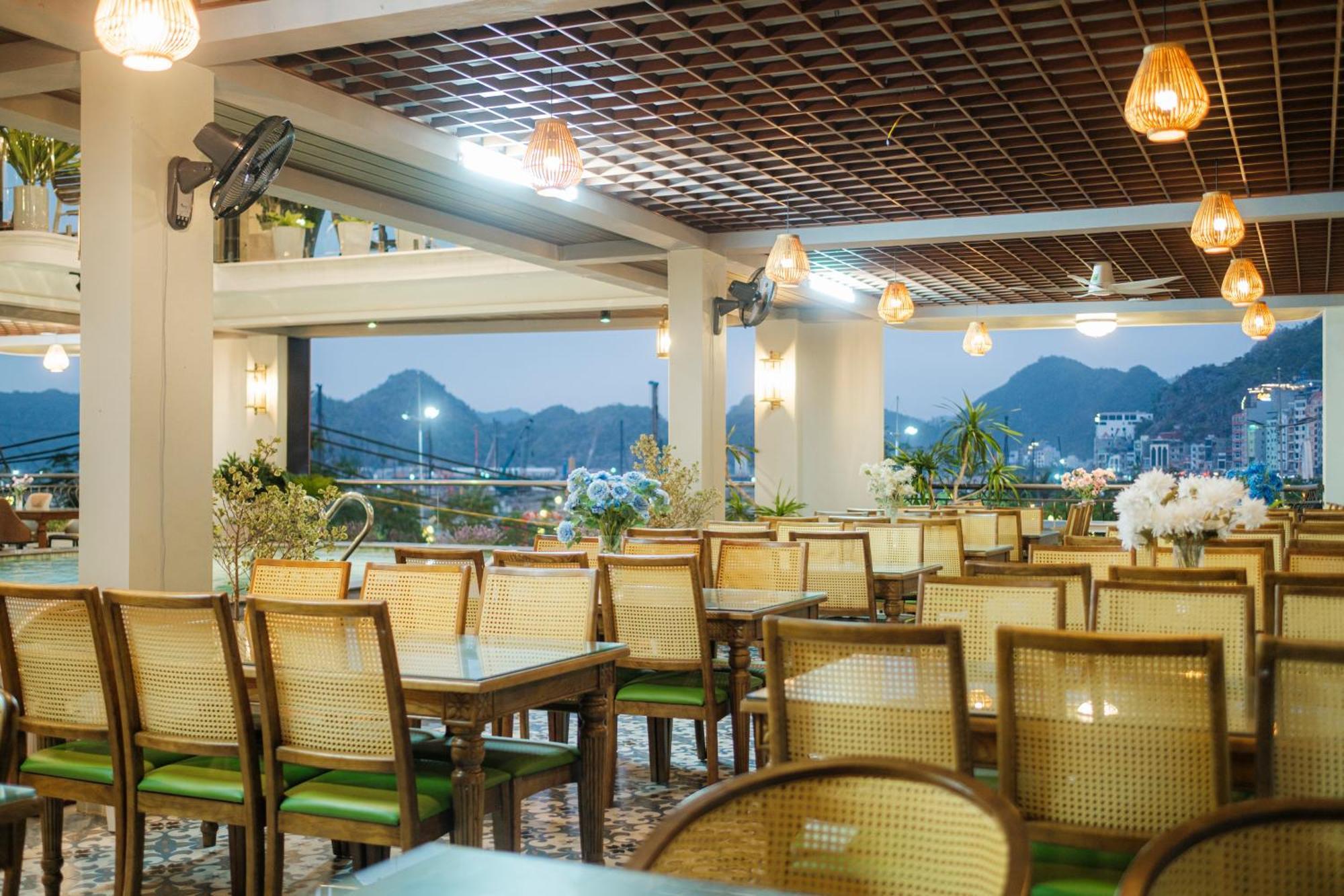Roza Palace Cat Ba Chan Chau Екстериор снимка