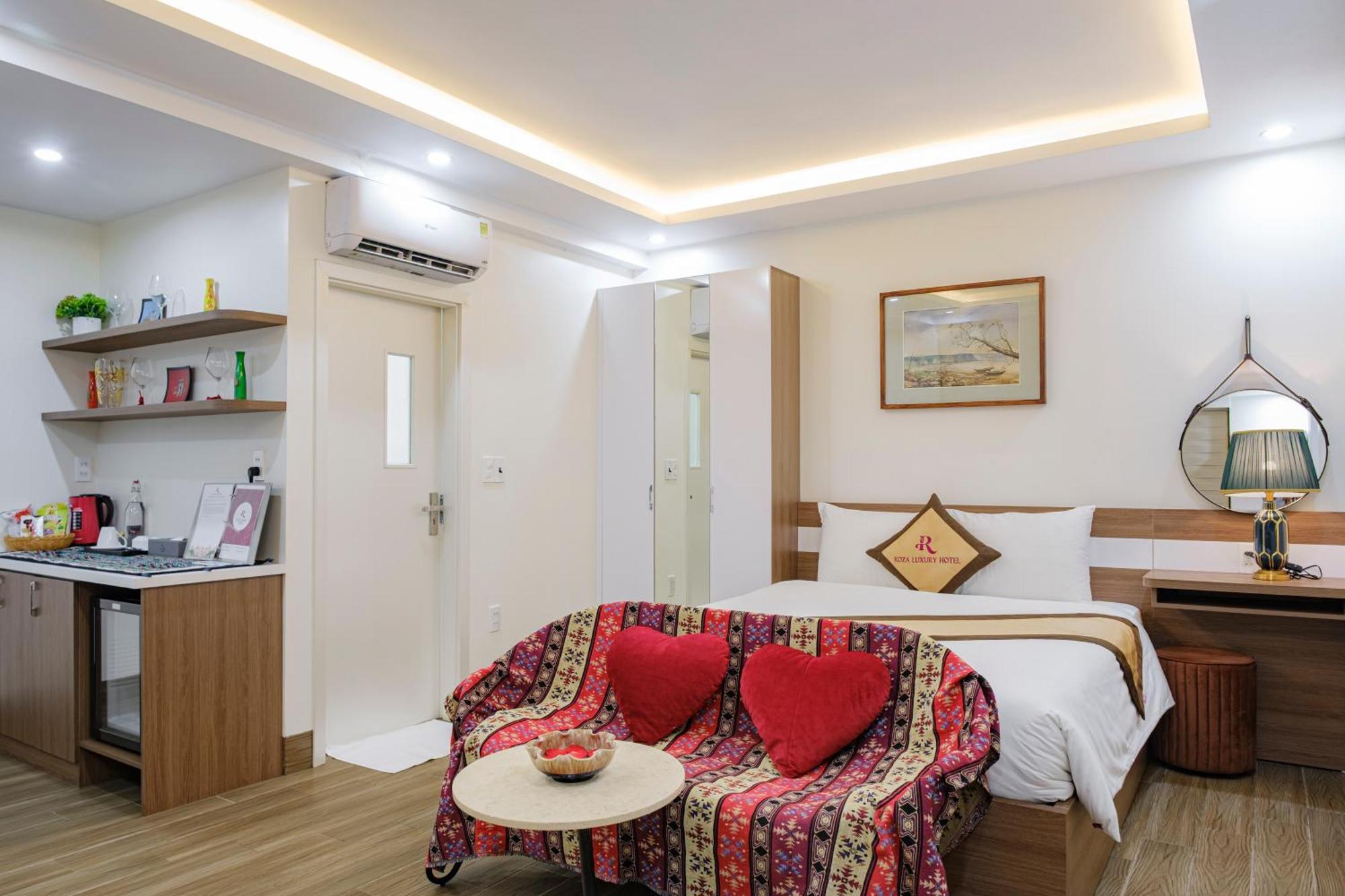 Roza Palace Cat Ba Chan Chau Екстериор снимка
