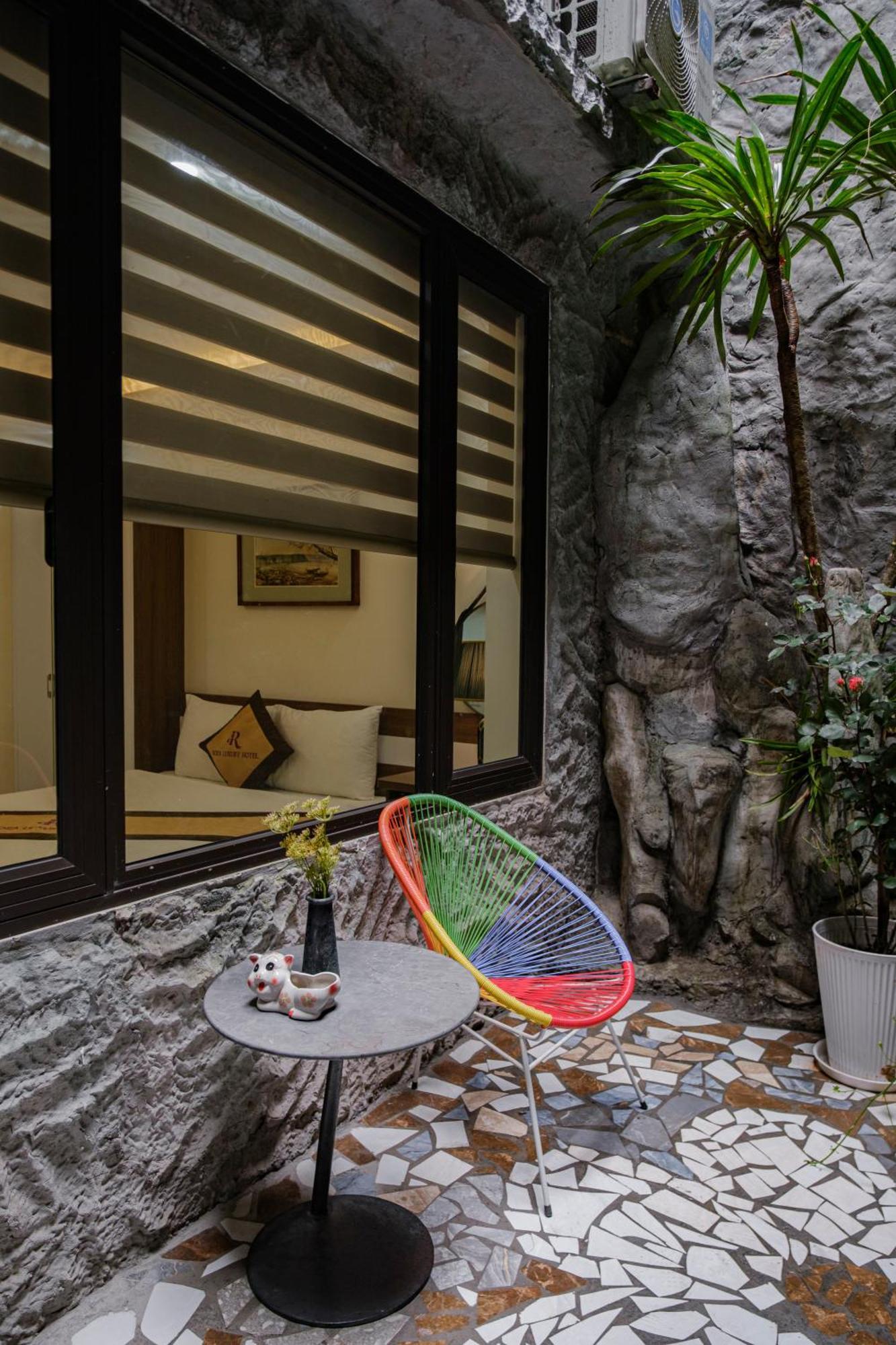 Roza Palace Cat Ba Chan Chau Екстериор снимка